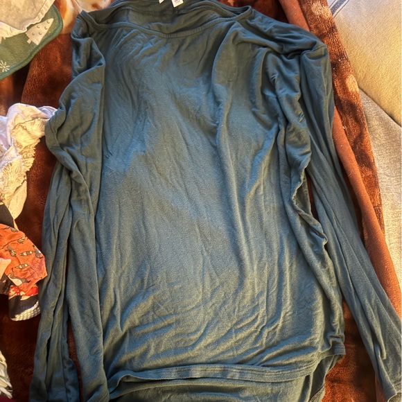 Long sleeve dolman style - Picture 2 of 2